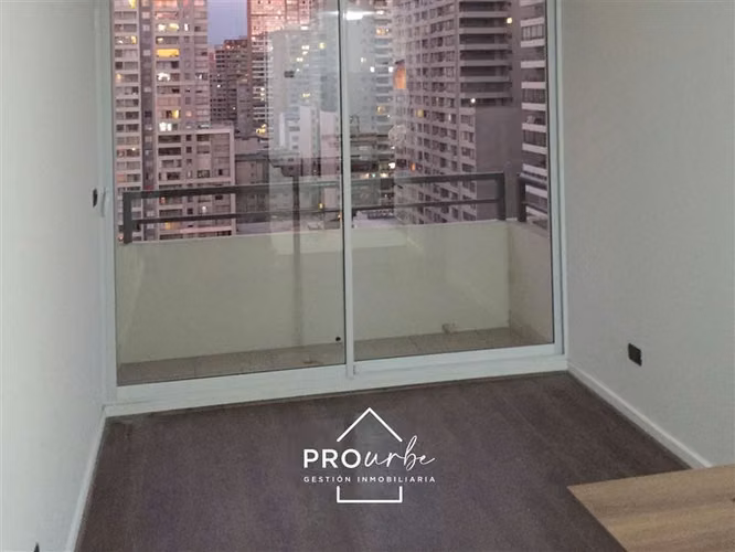 Departamento en venta de 1 dorm. a pasos del metro Santa Ana