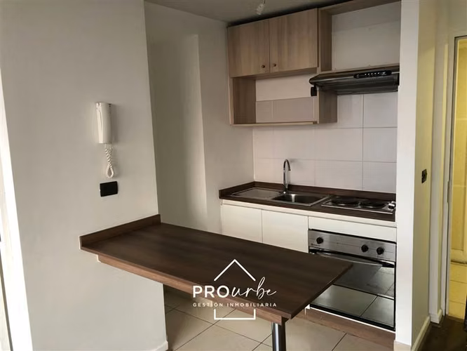 Departamento en venta de 1 dorm. a pasos metro Santa Ana
