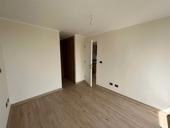 Departamento en venta de 1 dorm. en La Cisterna