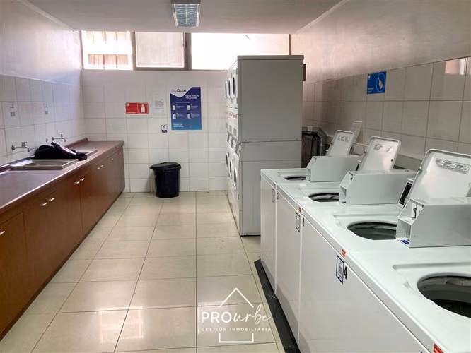 Departamento en venta de 1D/1B, Metro Santa Lucía, Santiago