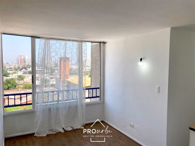 Departamento 2D/1B, vista despejada, Metro Av. Matta, Stgo