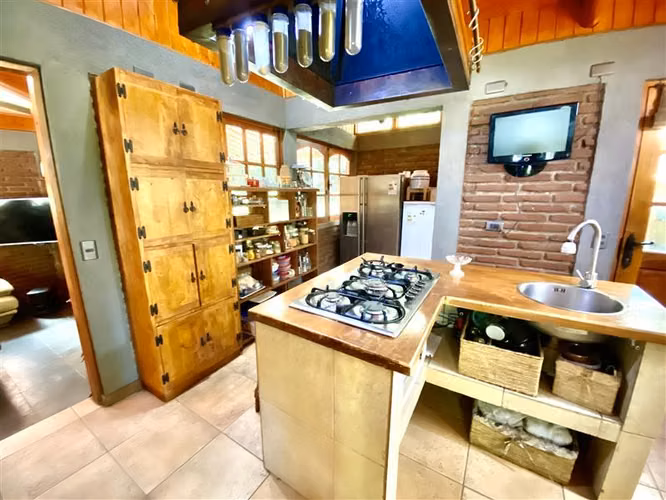 Agradable Parcela con casa en venta Vilches