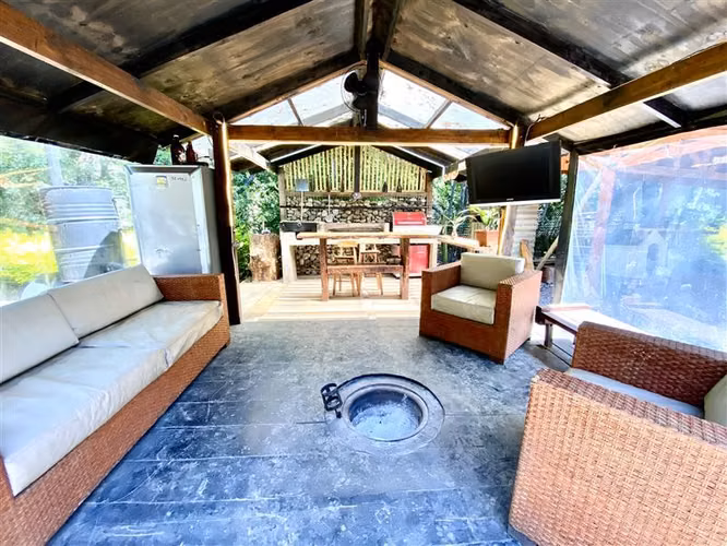 Agradable Parcela con casa en venta Vilches