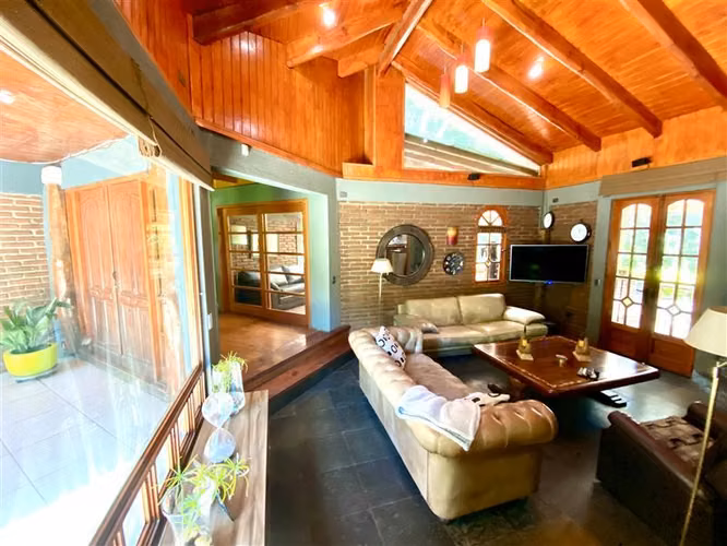 Agradable Parcela con casa en venta Vilches