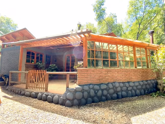 Agradable Parcela con casa en venta Vilches