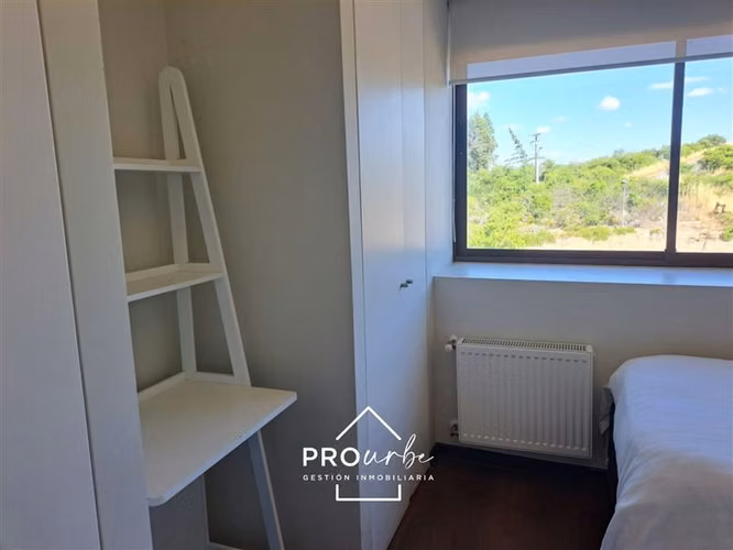 3 dormitorios, 2 en suite, piscina, cancha de golf, amoblado