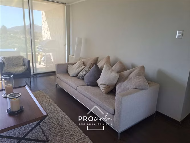 3 dormitorios, 2 en suite, piscina, cancha de golf, amoblado