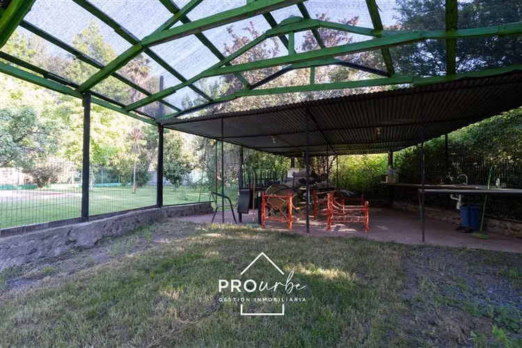 Parcela casa principal, más 2 cabañas, con derecho de agua