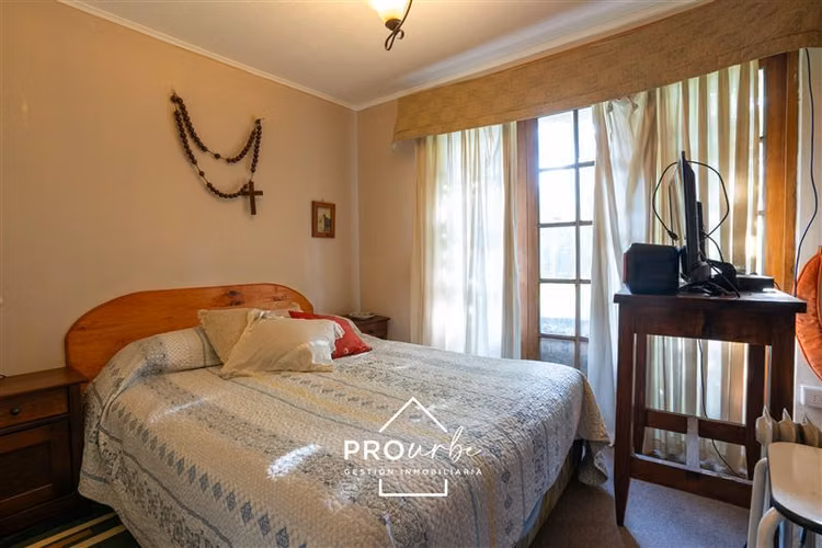 Parcela casa principal, más 2 cabañas, con derecho de agua