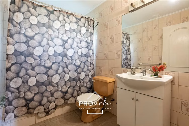 Parcela casa principal, más 2 cabañas, con derecho de agua