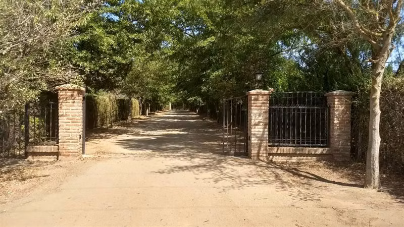 Oportunidad. Gran Sitio en Condominio. casi 2 has. Alhue