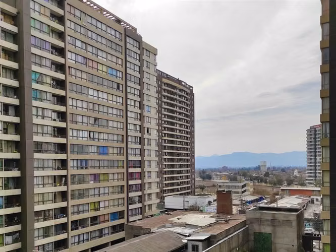 Departamento en venta de 1 dorm. Metro Plaza Chacabuco