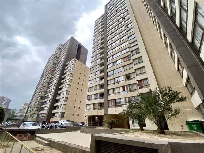 Departamento en venta de 2 dorm, Metro Plaza Chacabuco