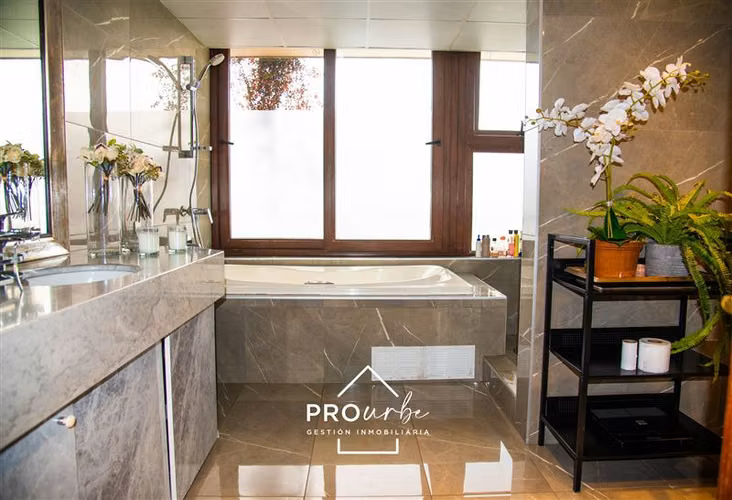 Remodelado Penthouse con gran vista Club de Golf Los Leones