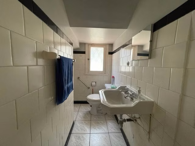 Amplia Casa de 4 dormitorios Plaza Ñuñoa, Metro ChileEspaña