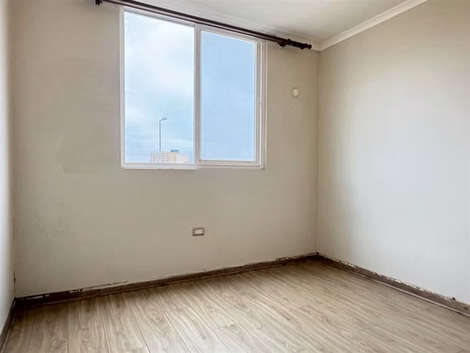 Dpto en venta 3D, 1B + 1 Est. en calle Ulriksen, La Serena