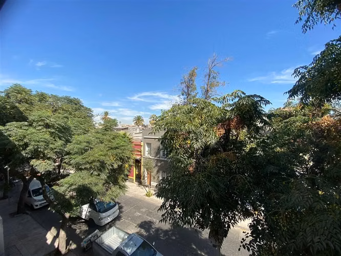 EXCLUSIVO CON PATIO PRIVADO / EXCELENTE ESTADO / YUNGAY - Imagen 22