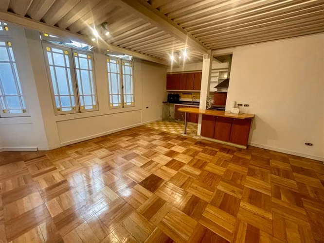 EXCLUSIVO CON PATIO PRIVADO / EXCELENTE ESTADO / YUNGAY - Imagen 2