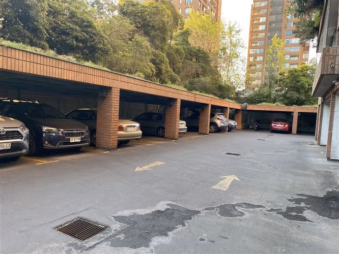 Departamento en venta de 4 dorm. en Las Condes