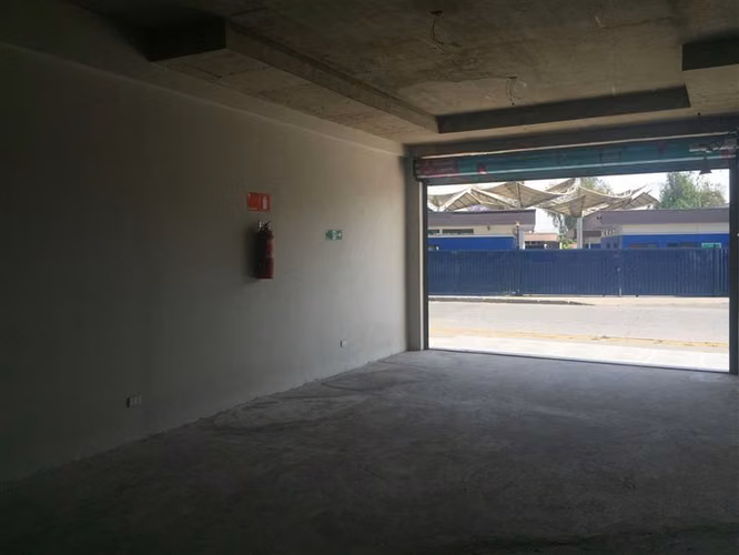 Local Comercial En Arriendo , Paradero 24 Santa Rosa.
