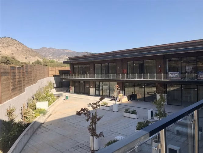 Local Comercial en arriendo en Lo Barnechea