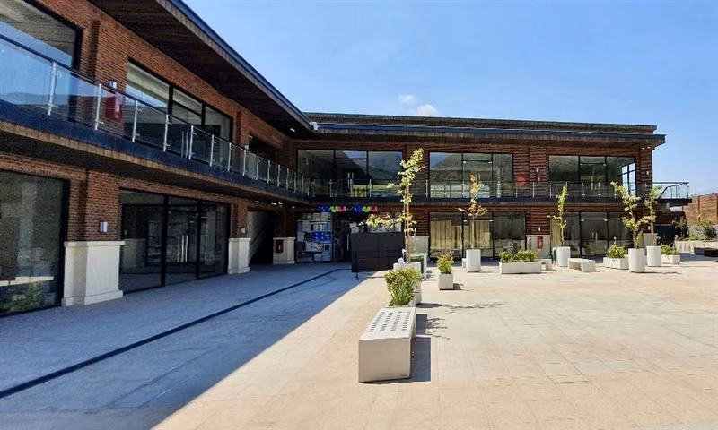 Local Comercial en arriendo en Lo Barnechea