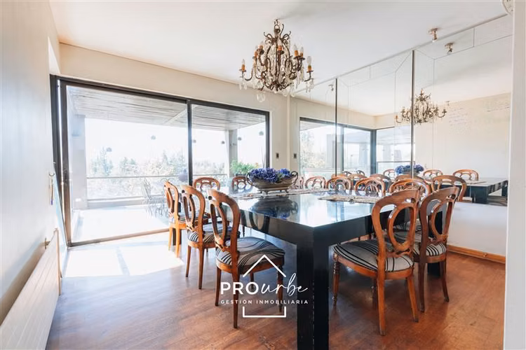 Casa en venta: Golf Lomas de la Dehesa Barnechea, 2 suites.