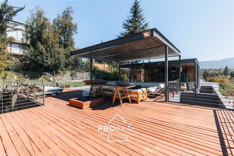 Casa en venta: Golf Lomas de la Dehesa Barnechea, 2 suites.