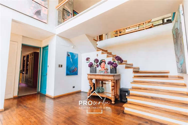 Casa en venta: Golf Lomas de la Dehesa Barnechea, 2 suites.