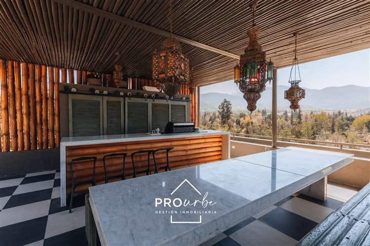 Casa en venta: Golf Lomas de la Dehesa Barnechea, 2 suites.