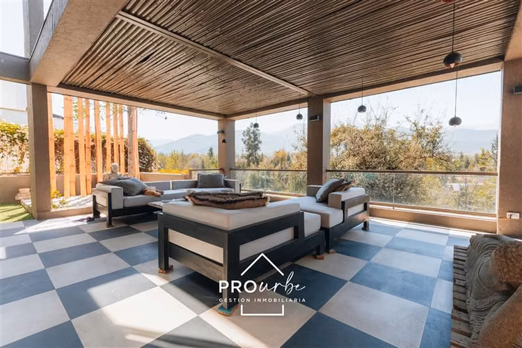 Casa en venta: Golf Lomas de la Dehesa Barnechea, 2 suites.