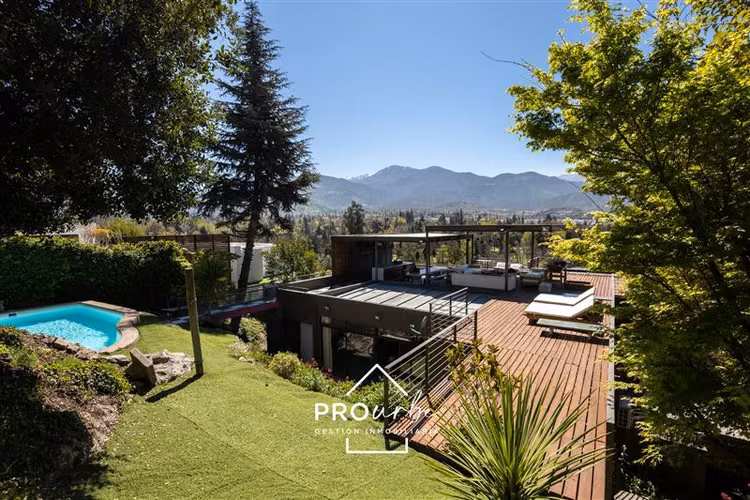 Casa en venta: Golf Lomas de la Dehesa Barnechea, 2 suites.