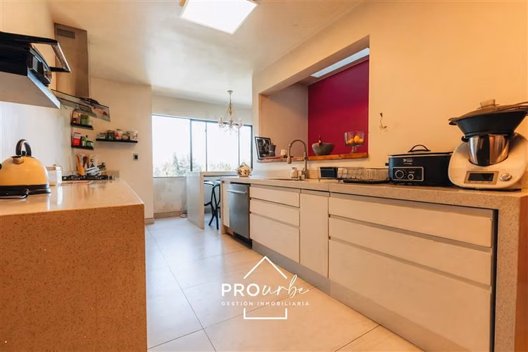 Casa en venta: Golf Lomas de la Dehesa Barnechea, 2 suites.