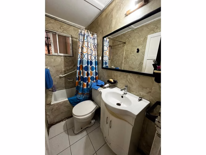 CASA EN VENTA, 202 mts2 TERRENO,  ESTACIÓN CENTRAL $135 MILLONES