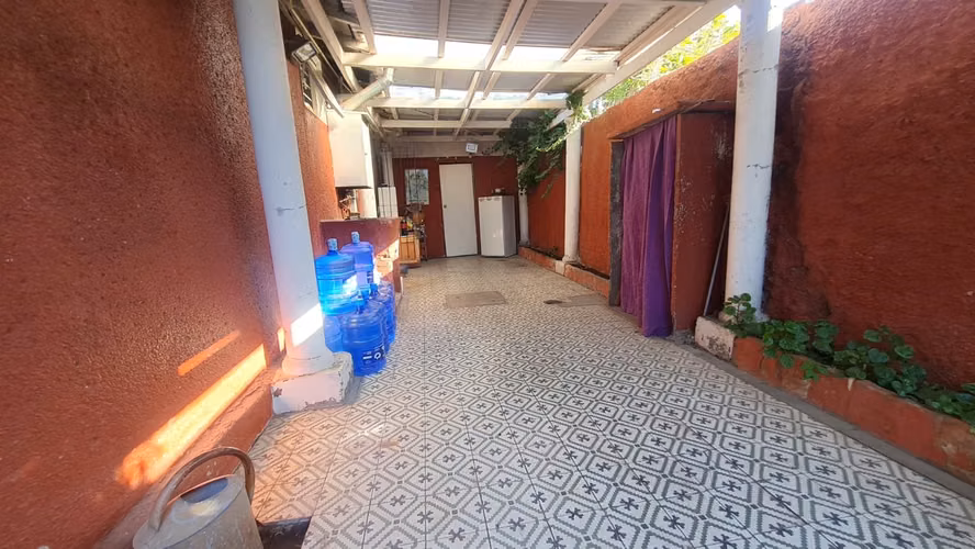 CASA EN VENTA, 242 mts2  DE TERRENO,  ESTACIÓN CENTRAL $195 MILLONES