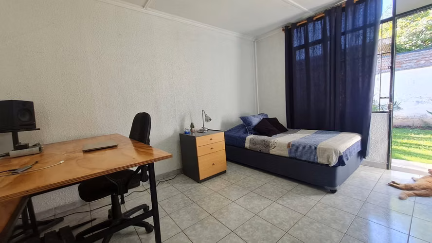 CASA EN VENTA, 242 mts2  DE TERRENO,  ESTACIÓN CENTRAL $195 MILLONES