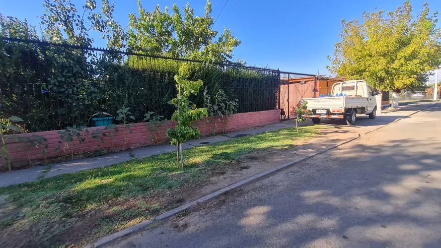 CASA EN VENTA, 242 mts2  DE TERRENO,  ESTACIÓN CENTRAL $195 MILLONES