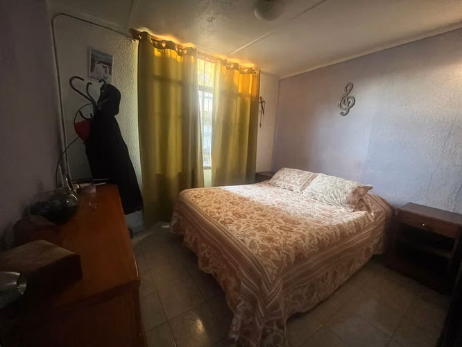 CASA EN VENTA, 242 mts2  DE TERRENO,  ESTACIÓN CENTRAL $195 MILLONES