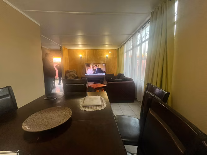 CASA EN VENTA, 242 mts2  DE TERRENO,  ESTACIÓN CENTRAL $195 MILLONES
