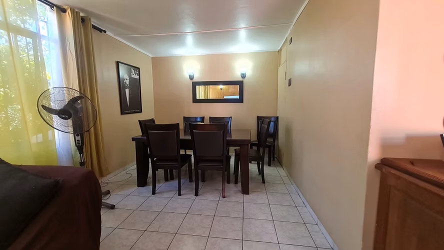 CASA EN VENTA, 242 mts2  DE TERRENO,  ESTACIÓN CENTRAL $195 MILLONES