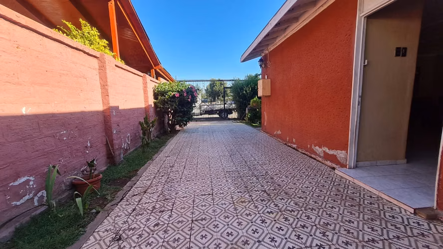CASA EN VENTA, 242 mts2  DE TERRENO,  ESTACIÓN CENTRAL $195 MILLONES