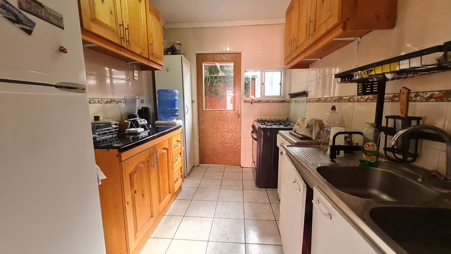 CASA EN VENTA, 242 mts2  DE TERRENO,  ESTACIÓN CENTRAL $195 MILLONES