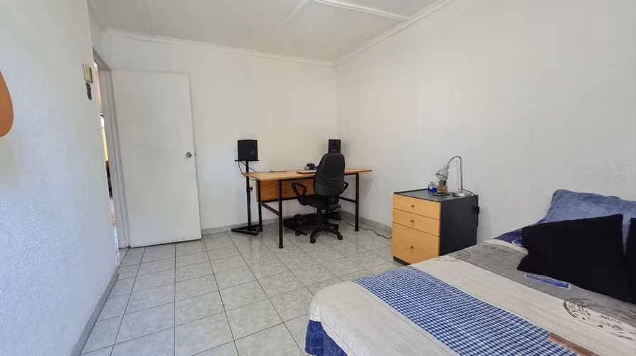CASA EN VENTA, 242 mts2  DE TERRENO,  ESTACIÓN CENTRAL $195 MILLONES