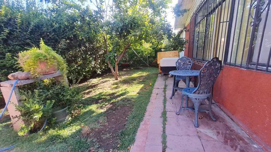CASA EN VENTA, 242 mts2  DE TERRENO,  ESTACIÓN CENTRAL $195 MILLONES