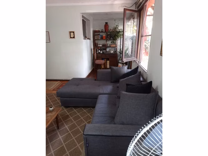 EN VENTA AMPLIA CASA EN CALLE MANSO, MELIPILLA, $ 200 MILLONES