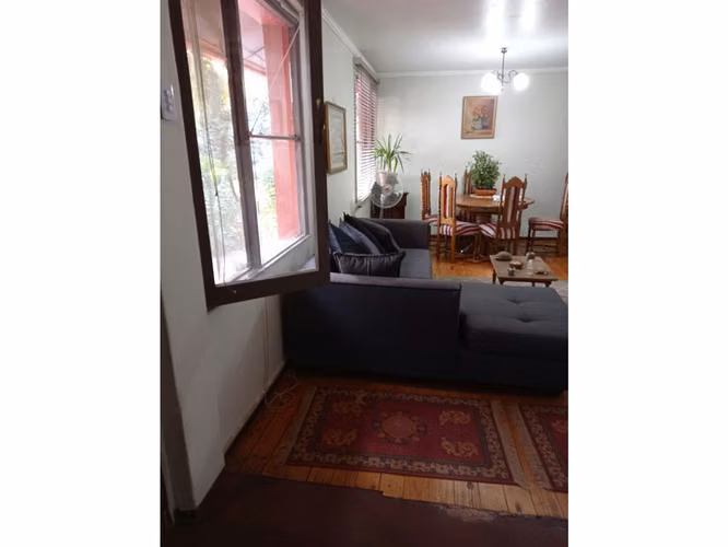 EN VENTA AMPLIA CASA EN CALLE MANSO, MELIPILLA, $ 200 MILLONES