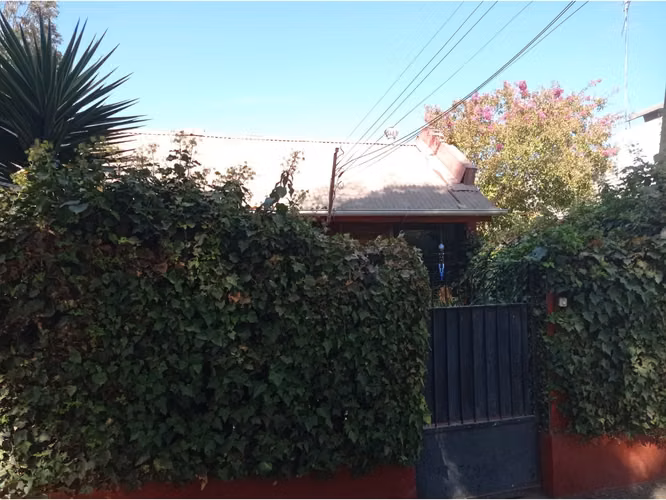 EN VENTA AMPLIA CASA EN CALLE MANSO, MELIPILLA, $ 200 MILLONES
