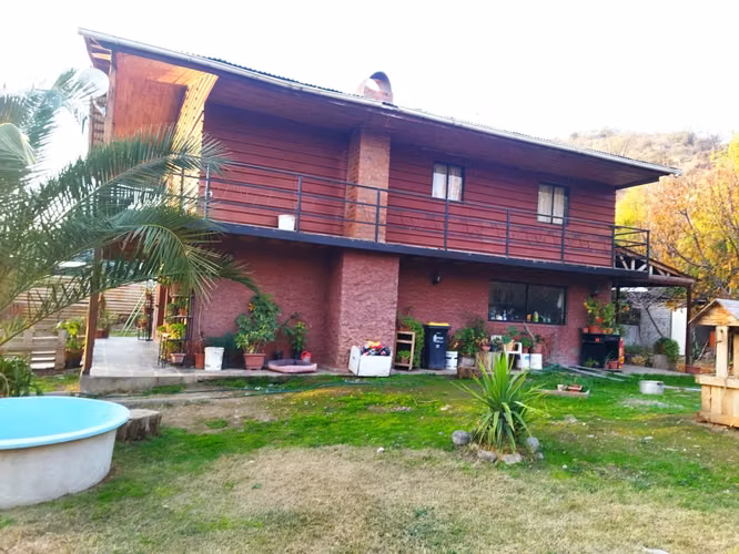 EN VENTA CASA CON AMPLIO TERRENO EN PIRQUE $ 220 MILLONES