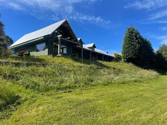 Casa en venta de 9 dorm. en Puerto Varas