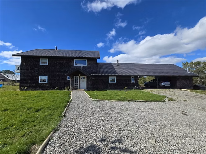 Casa en venta de 4 dorm. en Puerto Varas